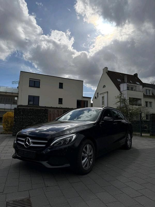 Gebraucht Mercedes C220 170 PS (125 kW) 2017 Schwarz Kombi