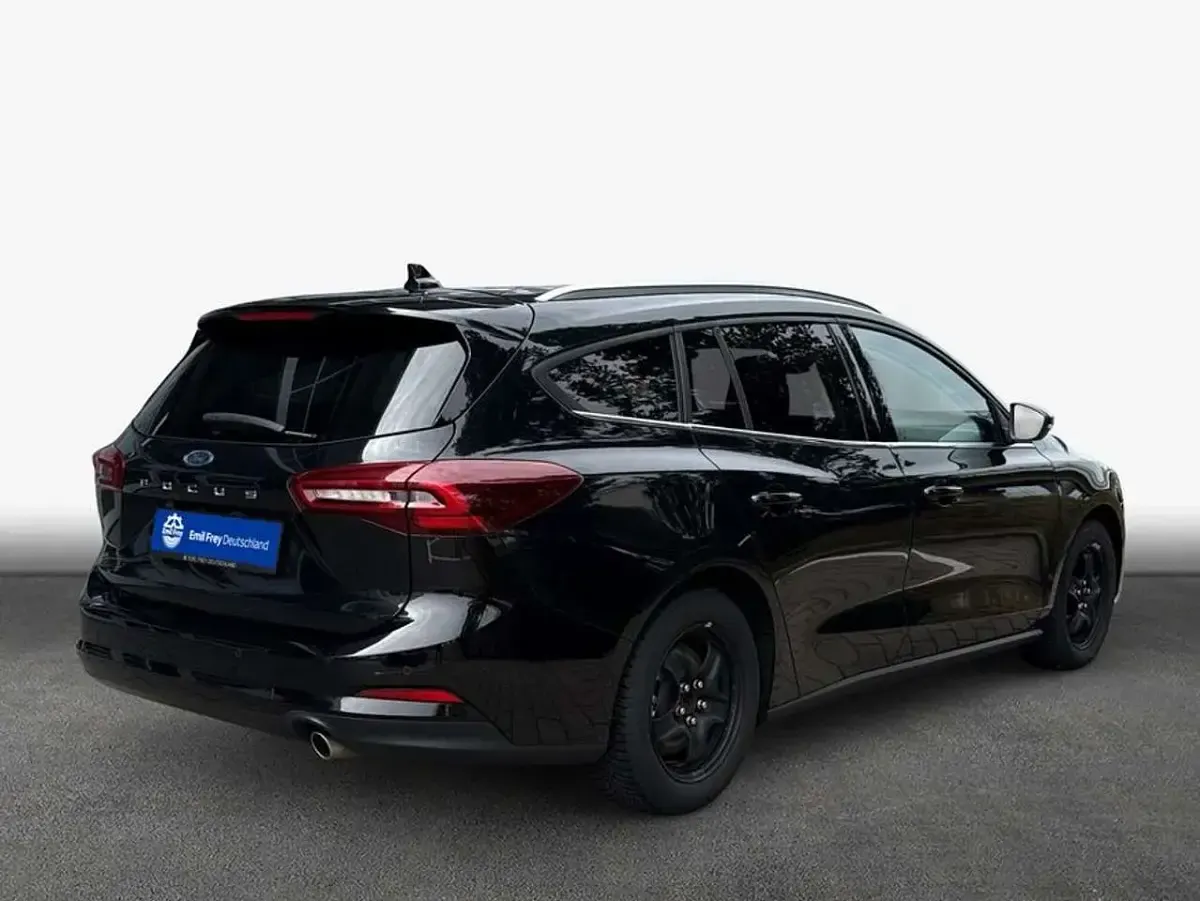 Gebraucht Ford Focus Titanium 125 PS (91 kW) 2024 Agate black metallic Kombi