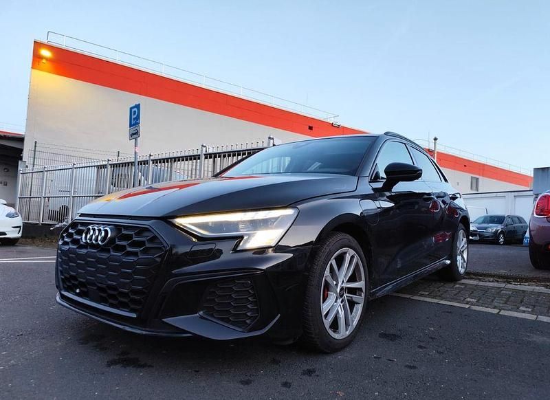 Mythosschwarz Gebraucht 2022 Audi A3 S-Line Limousine | 20.595 € (Superpreis) - Bild 1/4