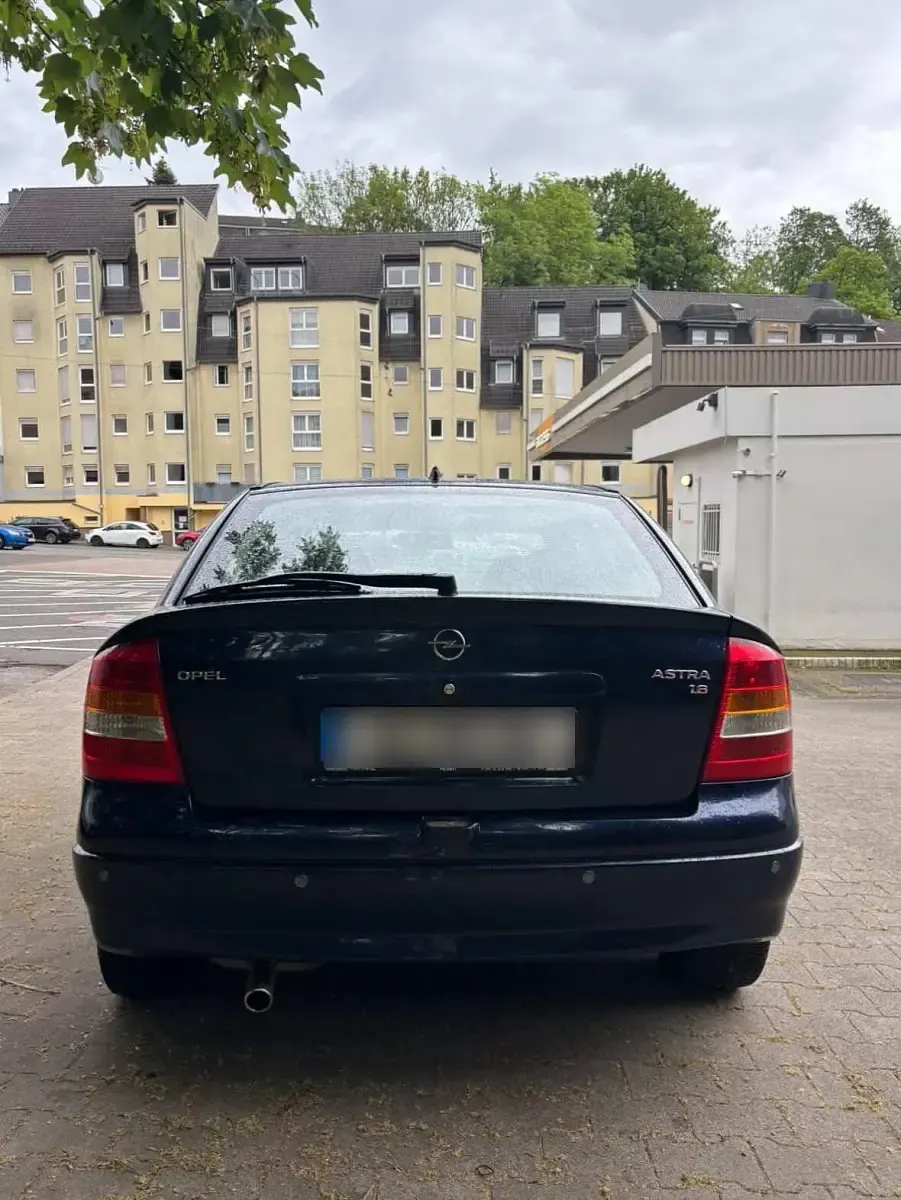 Gebraucht Opel Astra 75 PS (55 kW) 1998 Blau Limousine