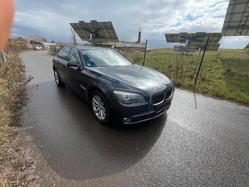 Gebraucht BMW 730 245 PS (180 kW) 2009 Grau Limousine