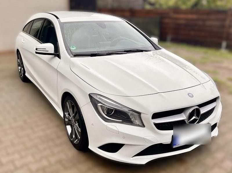 Weiß Gebraucht 2015 Mercedes C180 Coupé | 13.950 € (Superpreis) - Bild 1/4