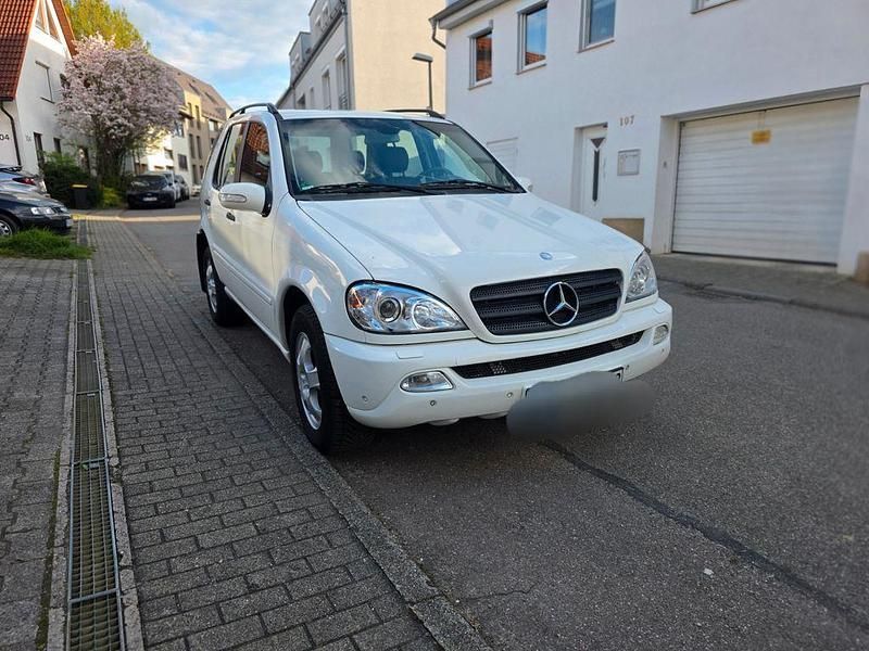 Gebraucht Mercedes ML270 163 PS (119 kW) 2003 Weiß SUV