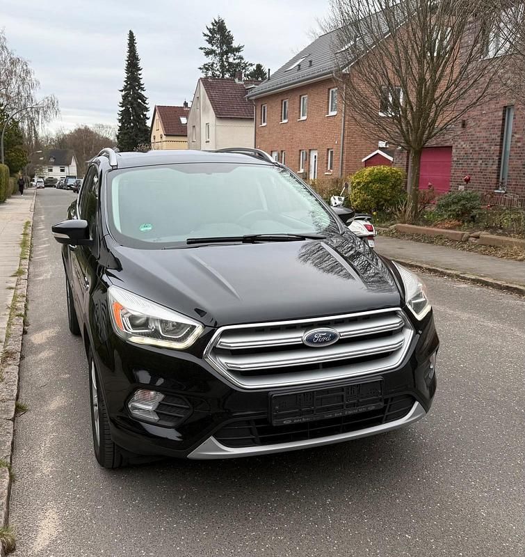 Gebraucht Ford Kuga Cool & Connect 120 PS (88 kW) 2017 Schwarz SUV