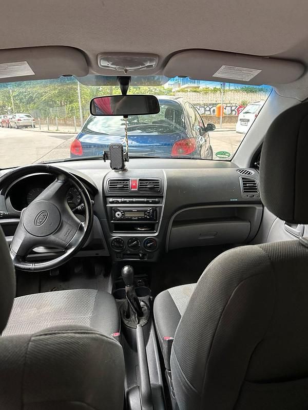 Grau Gebraucht 2004 Kia Picanto Kleinwagen | 1.050 € (Fairer Preis) - Bild 1/4