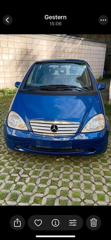 Blau Gebraucht 1998 Mercedes A140 Avantgarde Kleinwagen | 900 € (Guter Preis) - Bild 1/4