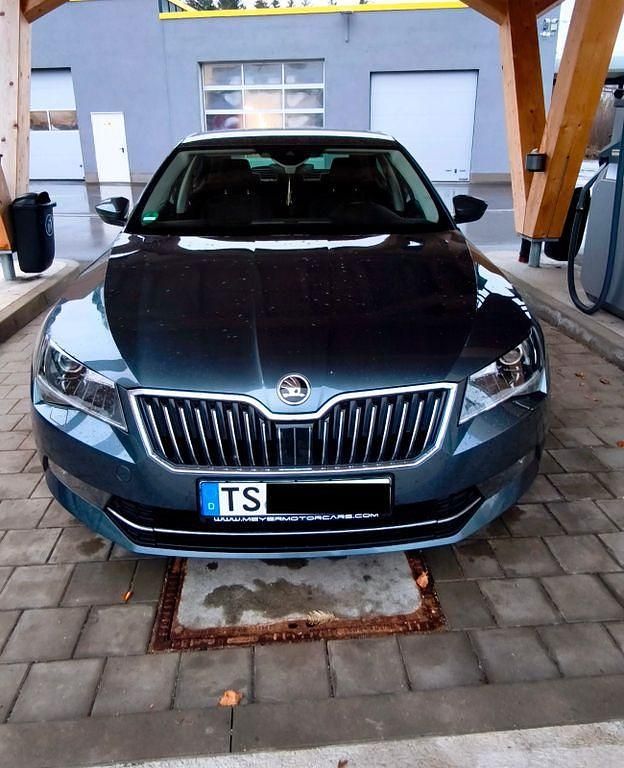 Gebraucht Skoda Superb 150 PS (110 kW) 2016 Grau Limousine