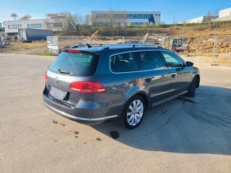 Gebraucht VW Passat Highline 140 PS (102 kW) 2013 Grau Kombi