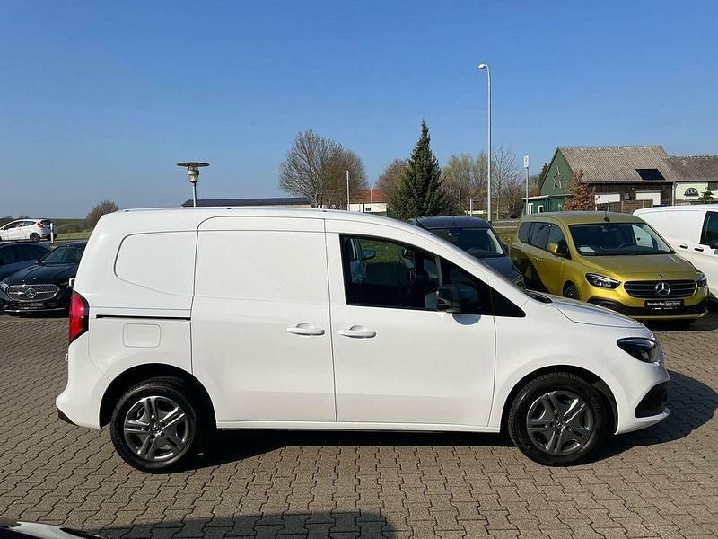 Gebraucht Mercedes Citan 112 116 PS (85 kW) 2025 Weiß Van / Kleinbus