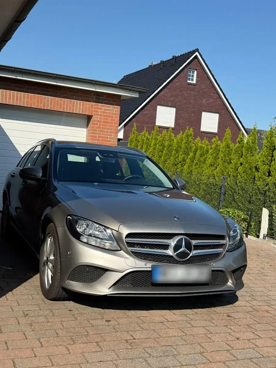 Gebraucht Mercedes C220 194 PS (142 kW) 2020 Schwarz Kombi