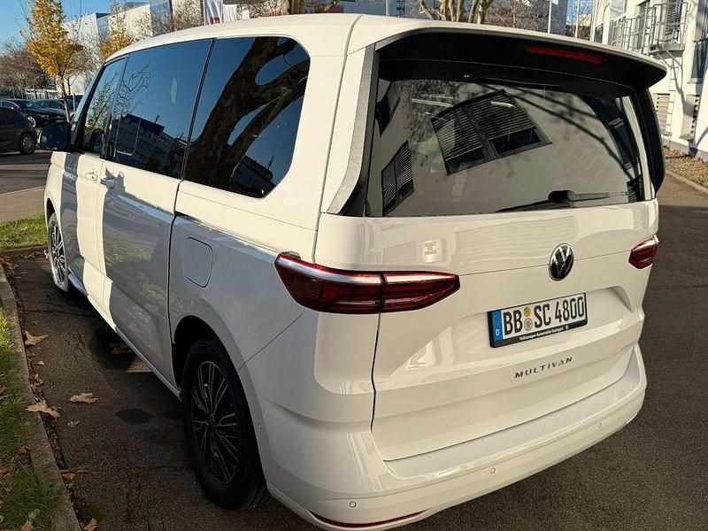 Gebraucht VW Multivan 150 PS (110 kW) 2024 Weiß Van
