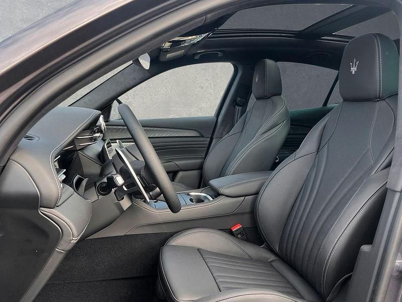Neu Maserati Grecale 300 PS (220 kW) 2025 Grigio lava SUV