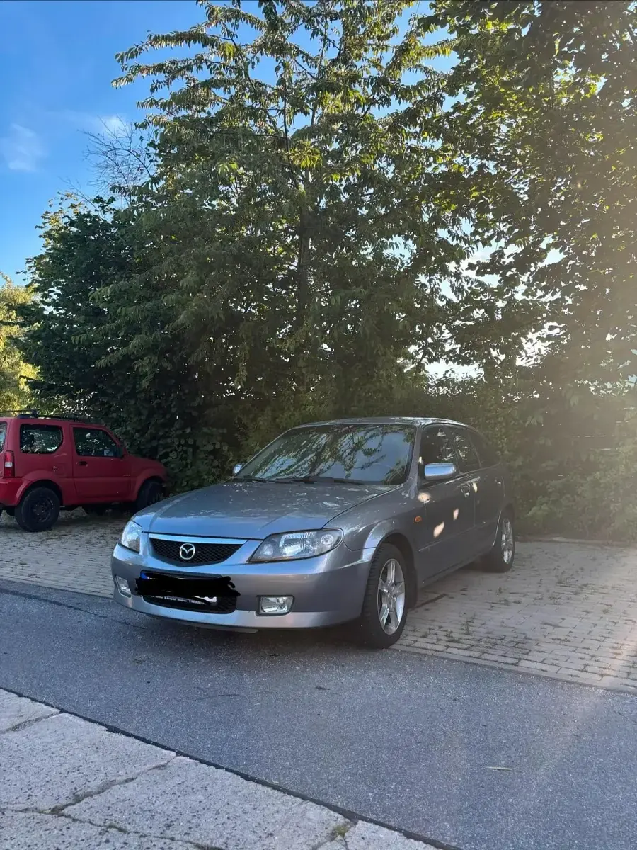 Gebraucht Mazda 323F 99 PS (72 kW) 2002 Silber Kleinwagen