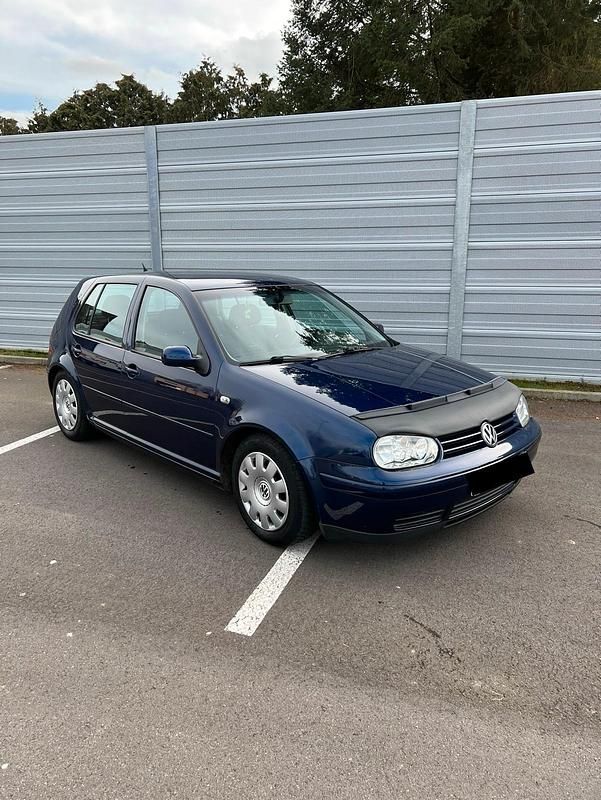 Blau Gebraucht 2002 VW Golf IV Limousine | 4.000 € - Bild 1/4