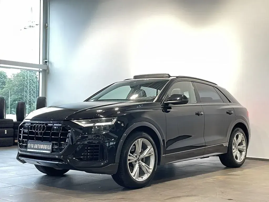 Gebraucht Audi Q8 Sport 286 PS (210 kW) 2021 Orcas schwarz (metallic) SUV