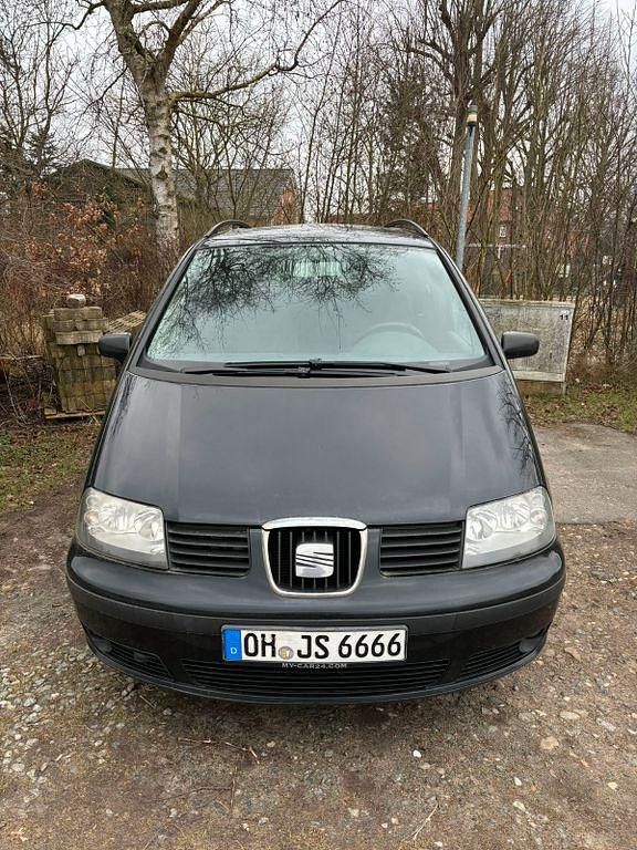 Schwarz Gebraucht 2009 Seat Alhambra Reference Van / Kleinbus | 1.200 € (Fairer Preis) - Bild 1/4