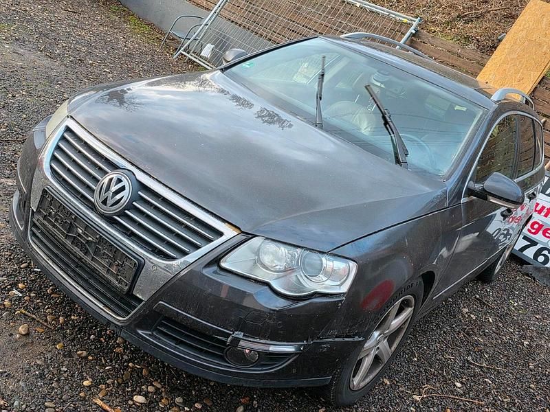 Grau Gebraucht 2007 VW Passat Kombi | 1.250 € (Superpreis) - Bild 1/4