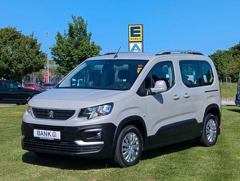 Grau Gebraucht 2019 Peugeot Rifter Active Van / Kleinbus | 16.980 € (Etwas zu teuer) - Bild 1/4