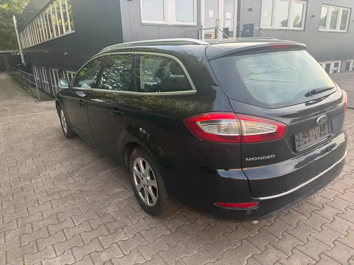 Gebraucht Ford Mondeo 140 PS (102 kW) 2013 Schwarz Kombi