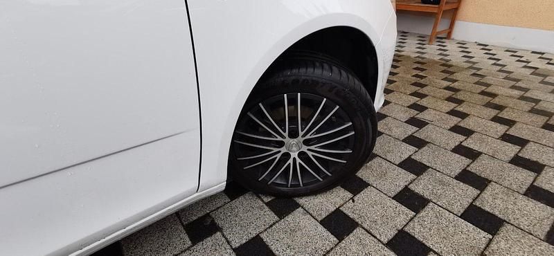 Gebraucht Skoda Fabia 75 PS (55 kW) 2014 Weiß Kleinwagen