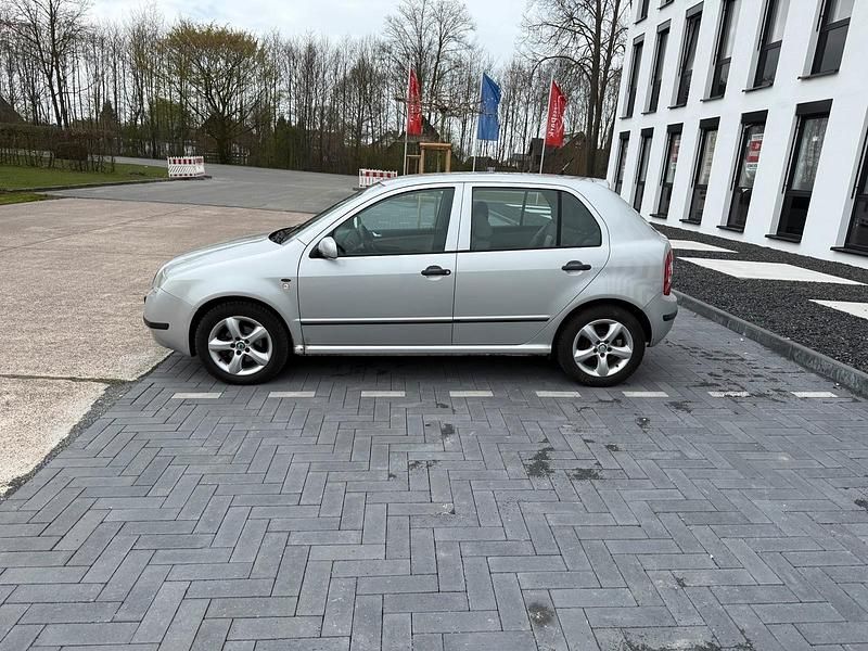 Gebraucht Skoda Fabia Comfort 70 PS (51 kW) 2000 Silber Kleinwagen