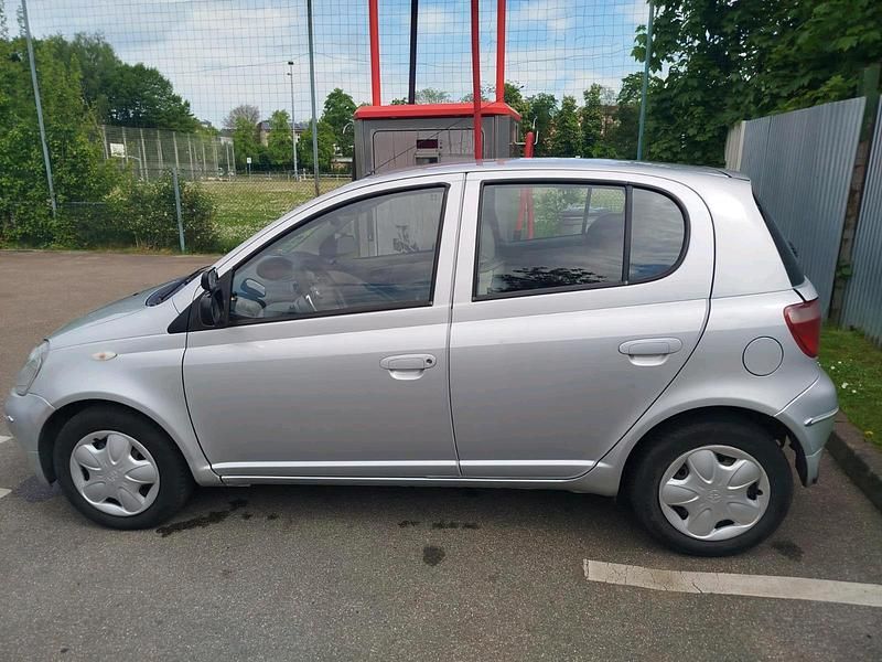 Gebraucht Toyota Yaris 68 PS (50 kW) 2002 Grün Kleinwagen