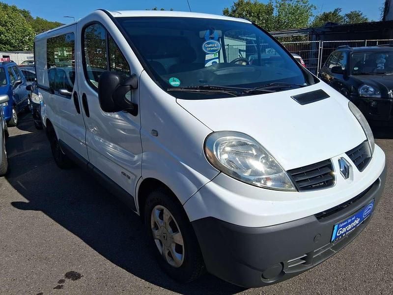 Second-hand Renault Trafic 114 CP (83 kW) 2012 Alb Monovolum