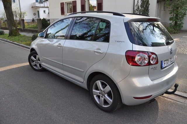 Gebraucht VW Golf Plus Team 190 PS (139 kW) 2011 Grau metallic Van / Kleinbus