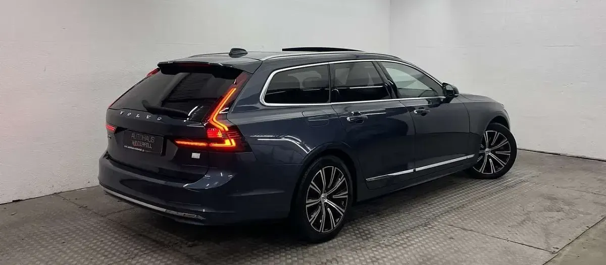 Gebraucht Volvo V90 455 PS (334 kW) 2022 Denim blue (metallic) Kombi
