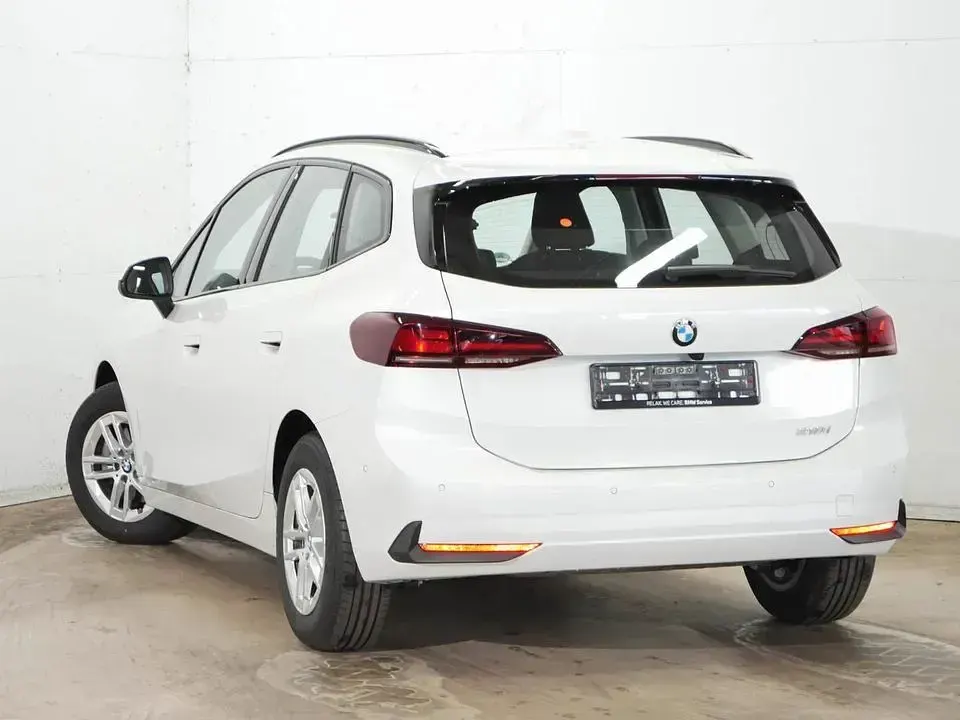 Gebraucht BMW 218 Active Tourer 136 PS (100 kW) 2025 Weiß Van / Kleinbus