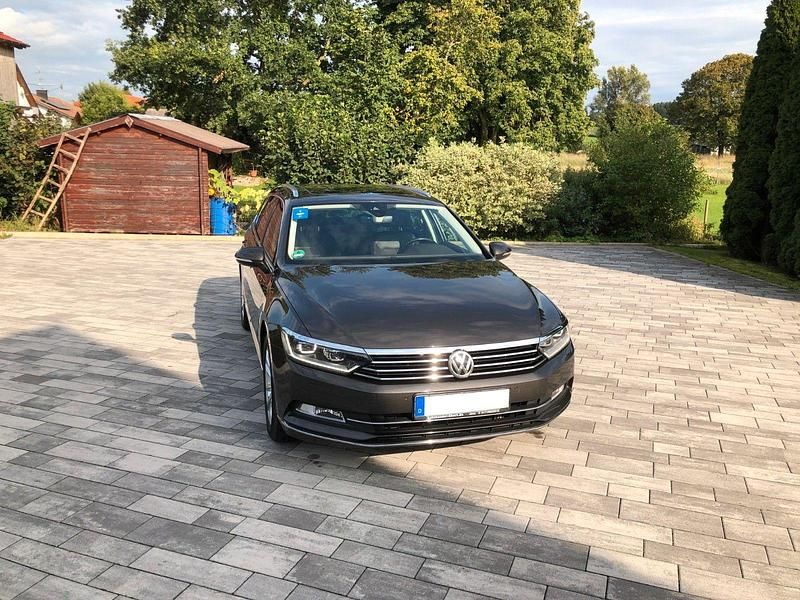 Gebraucht VW Passat Highline 190 PS (139 kW) 2015 Braun Kombi