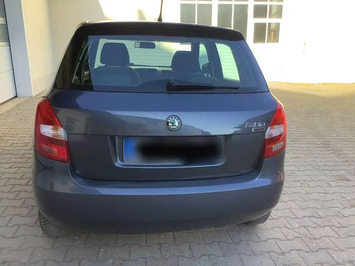 Gebraucht Skoda Fabia Cool Edition 60 PS (44 kW) 2010 Blau Limousine