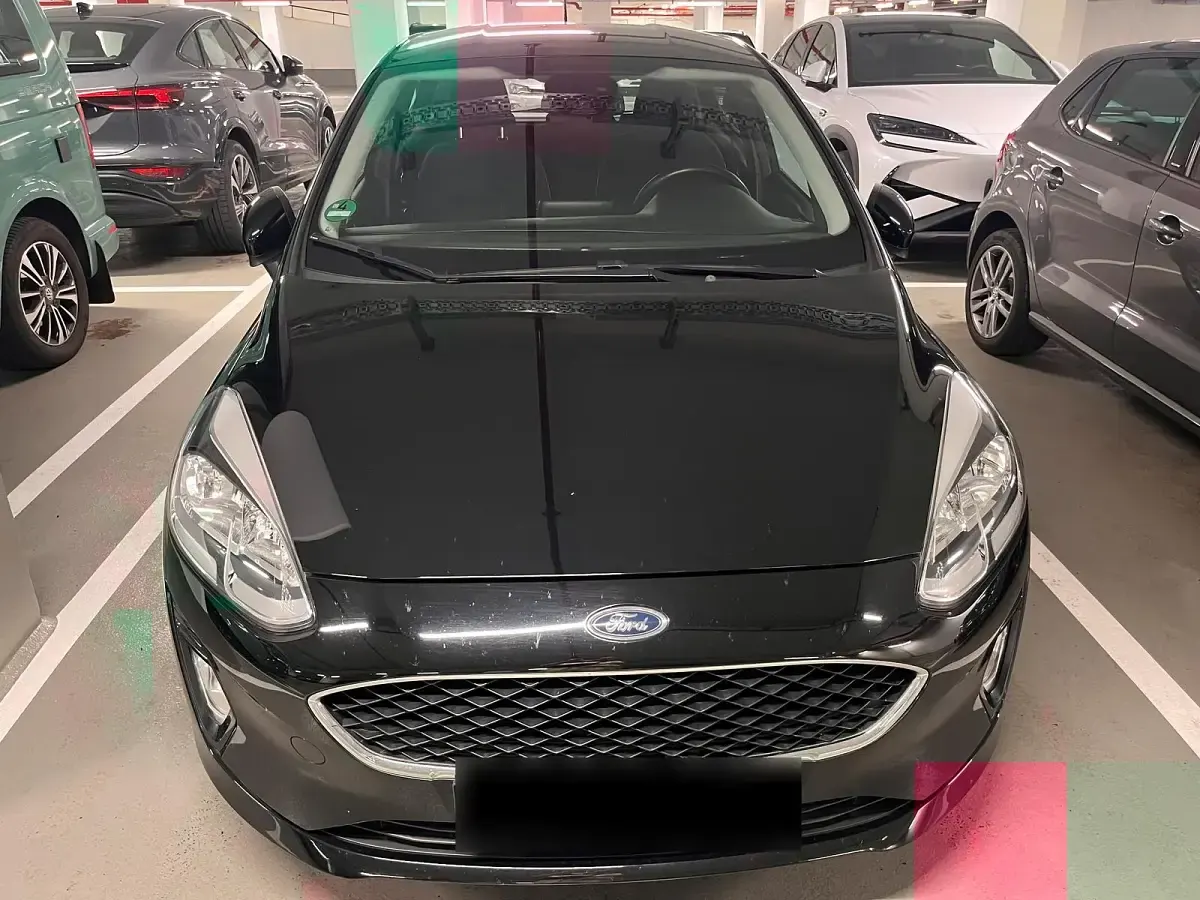 Gebraucht Ford Fiesta Cool & Connect 101 PS (74 kW) 2017 Schwarz Kleinwagen
