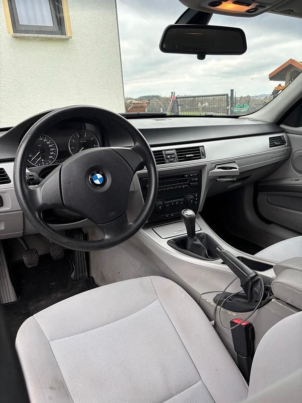 Gebraucht BMW 320 150 PS (110 kW) 2005 Andere farben Limousine