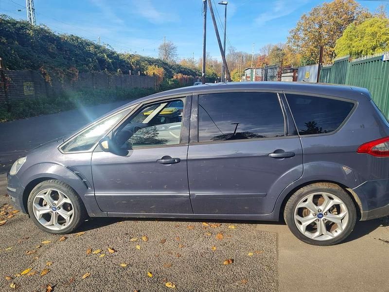 Gebraucht Ford S-MAX Titanium 140 PS (102 kW) 2011 Van / Kleinbus