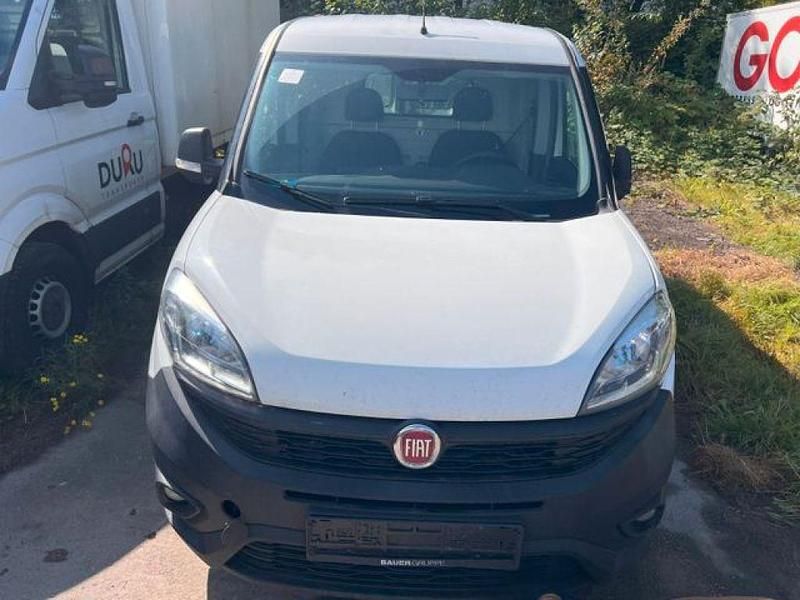 Gebraucht Fiat Doblò 95 PS (69 kW) 2018 Bianco banchisa/pack/canova/sant Van / Kleinbus