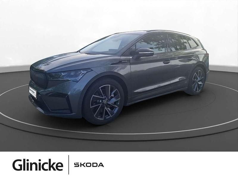 Graphitegrau metallic Gebraucht 2025 Skoda Enyaq iV SportLine SUV | 44.910 € (Superpreis) - Bild 1/3