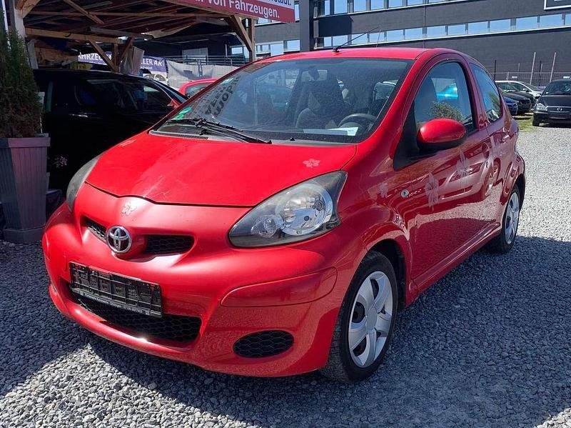 Gebraucht Toyota Aygo 68 PS (50 kW) 2010 Rot Kleinwagen