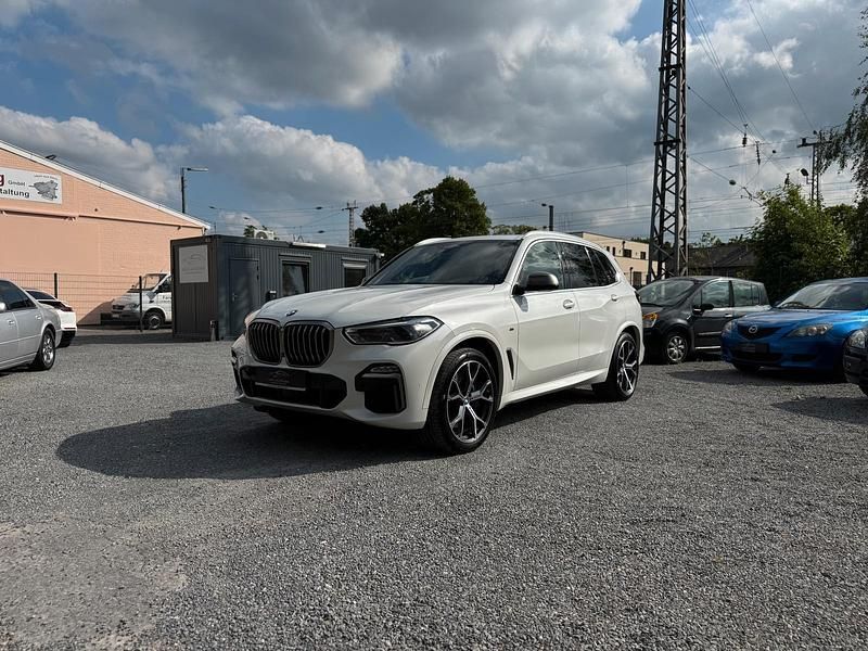 Weiß Gebraucht 2021 BMW X5 M50 Sport Line SUV | 41.990 € (Fairer Preis) - Bild 1/4