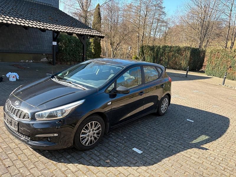 Gebraucht Kia ProCeed 101 PS (74 kW) 2017 Schwarz Kleinwagen