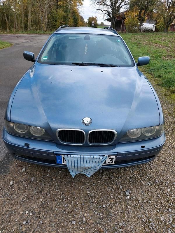 Blau Gebraucht 2002 BMW 520 Kombi | 1.200 € (Superpreis) - Bild 1/4