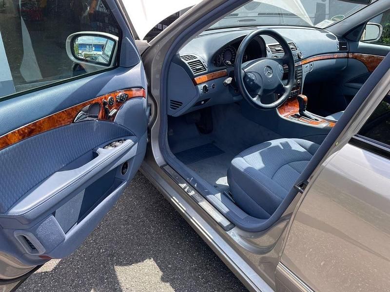 Gebraucht Mercedes E350 Elegance 272 PS (200 kW) 2005 Silber Limousine