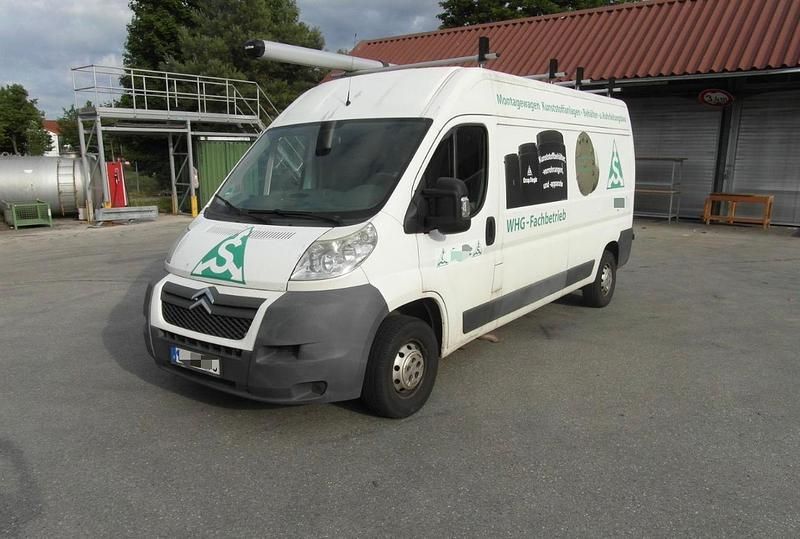 Weiß Gebraucht 2011 Citroën Jumper Van / Kleinbus | 6.899 € - Bild 1/4