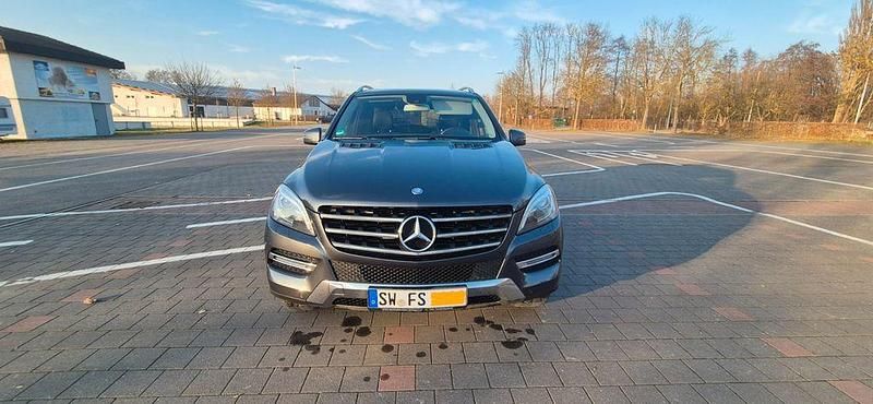 Gebraucht Mercedes ML350 258 PS (189 kW) 2015 Grau SUV