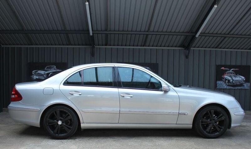 Gebraucht Mercedes E240 177 PS (130 kW) 2004 Silber Limousine