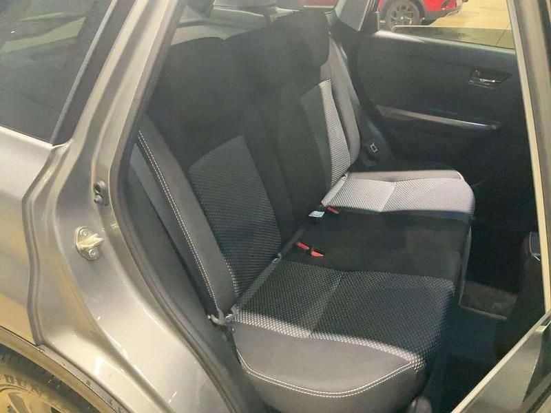 Grau Gebraucht 2022 Suzuki Vitara Comfort SUV | 18.470 € (Guter Preis) - Bild 1/4