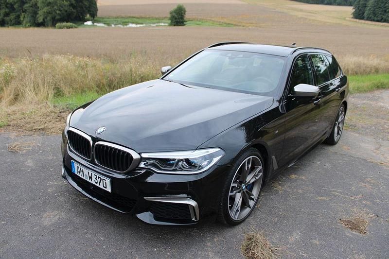 Schwarz Gebraucht 2020 BMW M550 Performance Limousine | 39.890 € (Guter Preis) - Bild 1/4