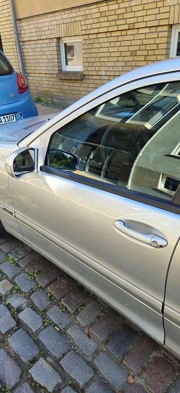 Gebraucht Mercedes C220 143 PS (105 kW) 2004 Limousine