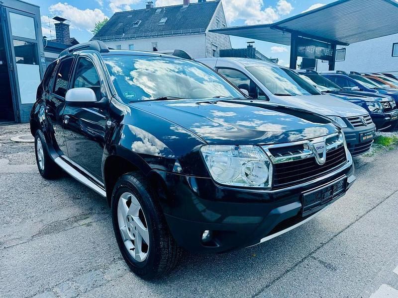 Schwarz Gebraucht 2010 Dacia Duster Lauréate SUV | 3.990 € (Fairer Preis) - Bild 1/4