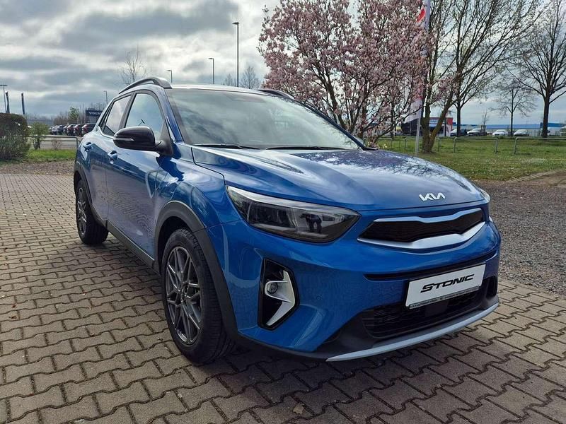 Gebraucht Kia Stonic 120 PS (88 kW) 2024 (spb) bathysblau met. SUV